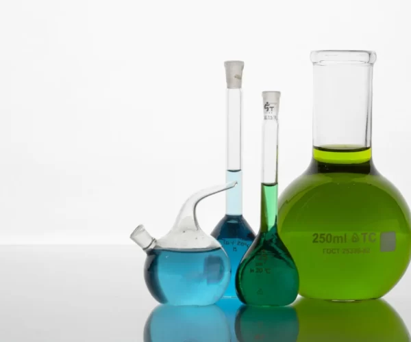 lab-glassware-assortment-with-colorful-liquids